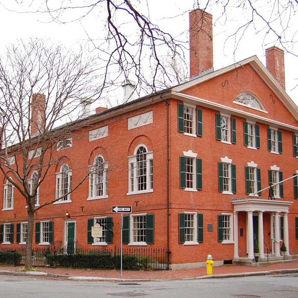 Hamilton Hall in Salem, MA (1805) was one of the primary examples of Federal style architecture. 
